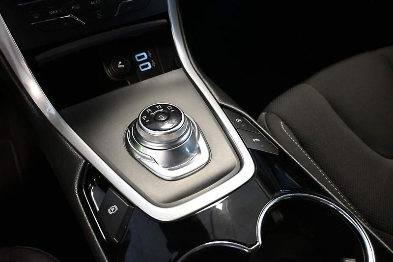 Ford S-MAX (2022) 2.0 140 KW LED ACC Tažné Kamer - fotka 20 z 36