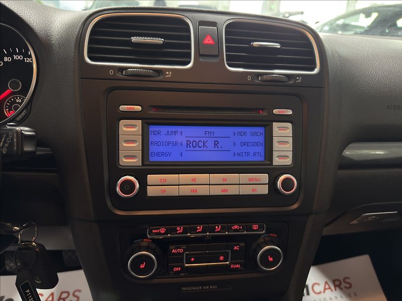 Volkswagen Golf 1,4   TSI 90 kW ČIDLA VÝHŘEV - fotka 13 z 28