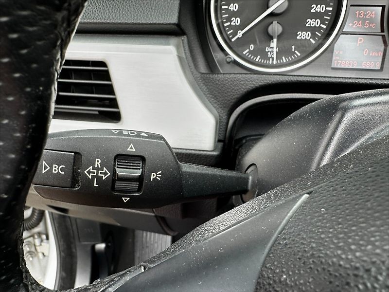 BMW Řada 3 325d kabrio, automat - fotka 28 z 46