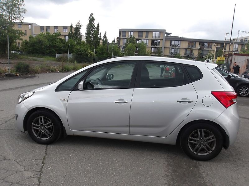 Hyundai ix20 1,6i 91kW NAJ.56000km !!! 1.MA - fotka 11 z 30