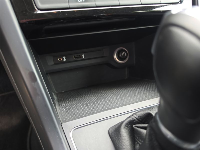 Volkswagen Touran 1,4 TSi 110KW DSG 7 MÍSTNÝ - fotka 22 z 52