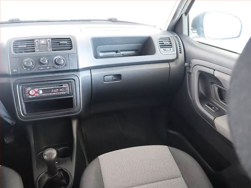 Škoda Fabia (2009) 1.2, po STK, v dobrém stavu - fotka 8 z 13