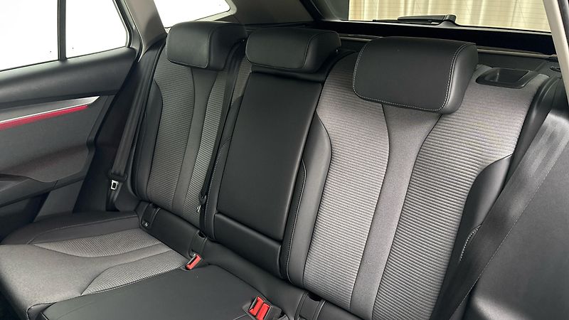 Škoda Enyaq 82 kWh AUT 80 Loft - fotka 16 z 29