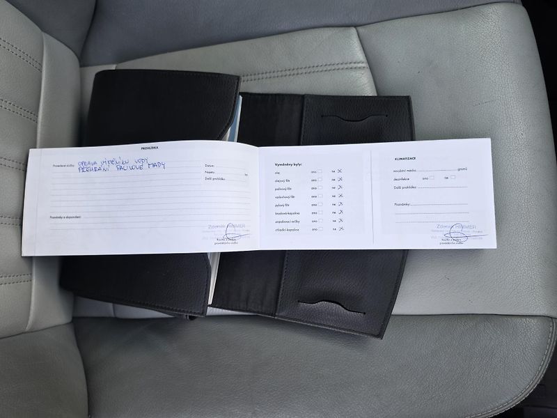 Mercedes-Benz Viano 2.2CDI Kuže Navi Televize L - fotka 12 z 24