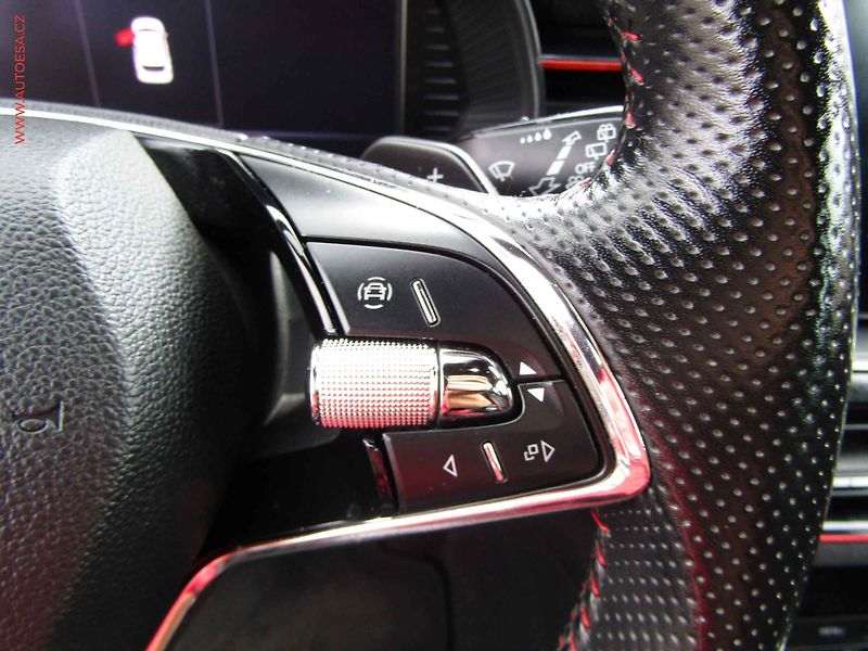 Škoda Kamiq (2021) 1.5 TSi, Monte Carlo, DSG - fotka 13 z 22