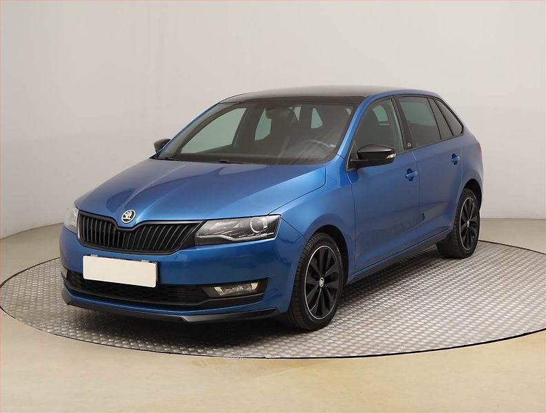 Škoda Rapid (2017) Spaceback 1.0 TSI, Xenony - fotka 2 z 22