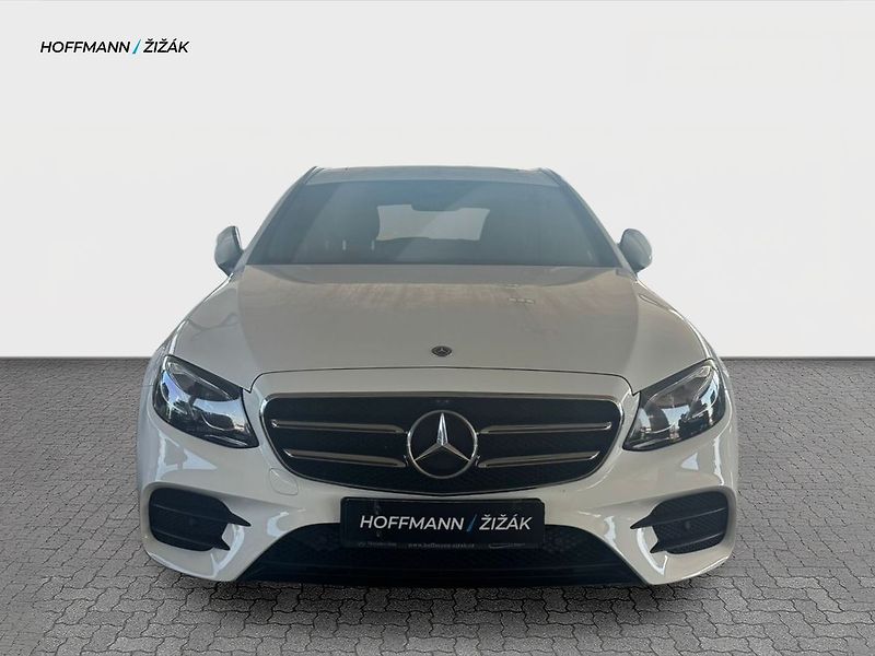 Mercedes-Benz Třídy E 300d - fotka 2 z 21