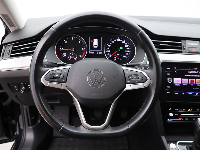Volkswagen Passat 2,0 110kW BMT DSG Business Var - fotka 18 z 37