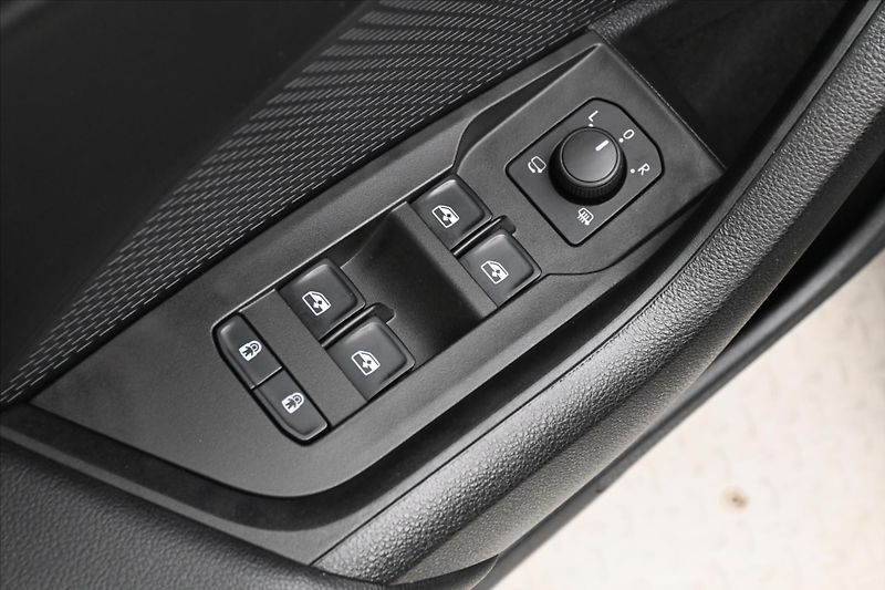 Škoda Octavia 2,0 TDI 110 KW DSG TAŽNÉ Záruk - fotka 24 z 31