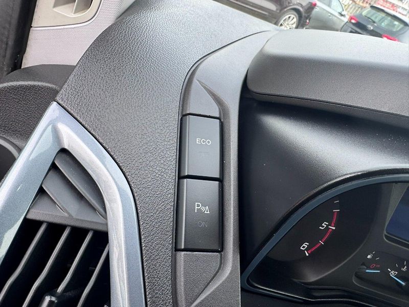 Ford Tourneo Custom (2013) 2,2D 114KW 8X  2X ŠOUP. SERVIS - fotka 35 z 50