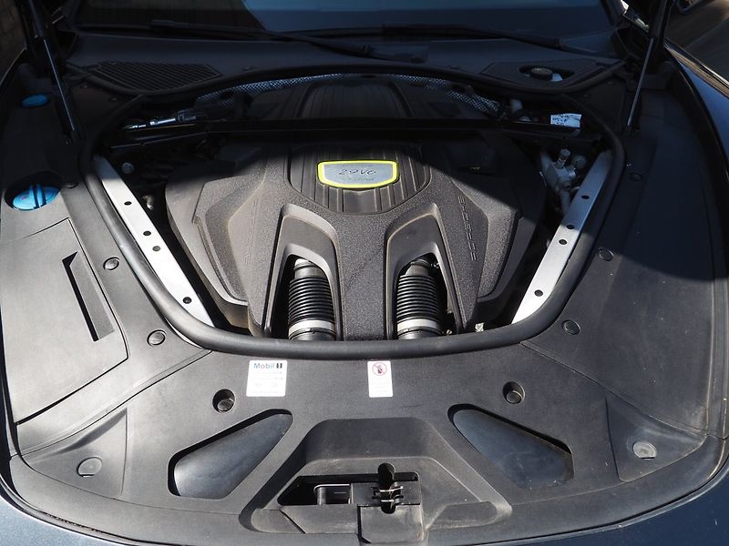 Porsche Panamera (2017) 4 E-Hybrid Sport - fotka 43 z 44