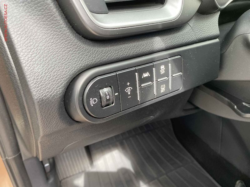 Kia Ceed (2023) 1.5 T-GDi SW, 1.maj,ČR, TOP - fotka 15 z 18
