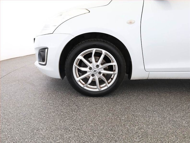 Suzuki Swift (2017) 1.2, Serv.kniha, Tempomat - fotka 12 z 14