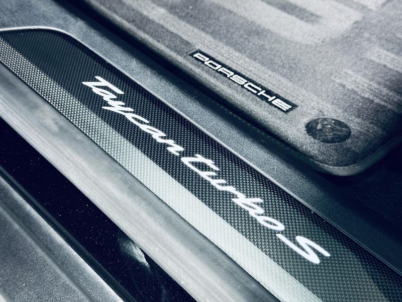 Porsche Taycan (2020) Turbo S*KERAMIKY*REZERVACE - fotka 29 z 35