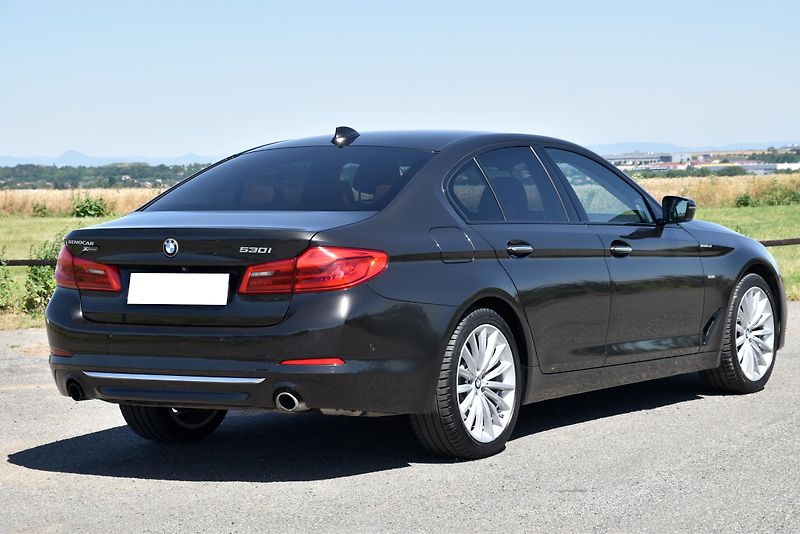 BMW Řada 5 530i xDrive LUXURY LINE,LED,ČR - fotka 4 z 50