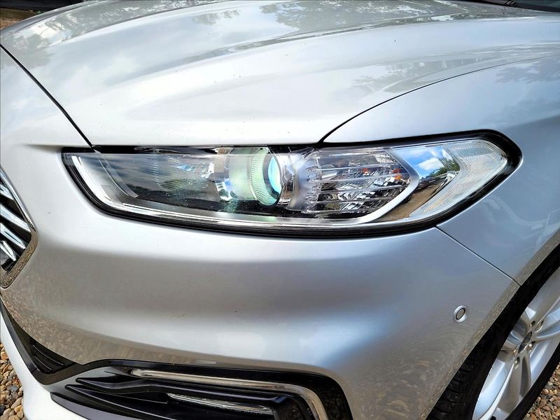 Ford Mondeo 2,0 DA,Limited,xenon,navi,výhř - fotka 47 z 50