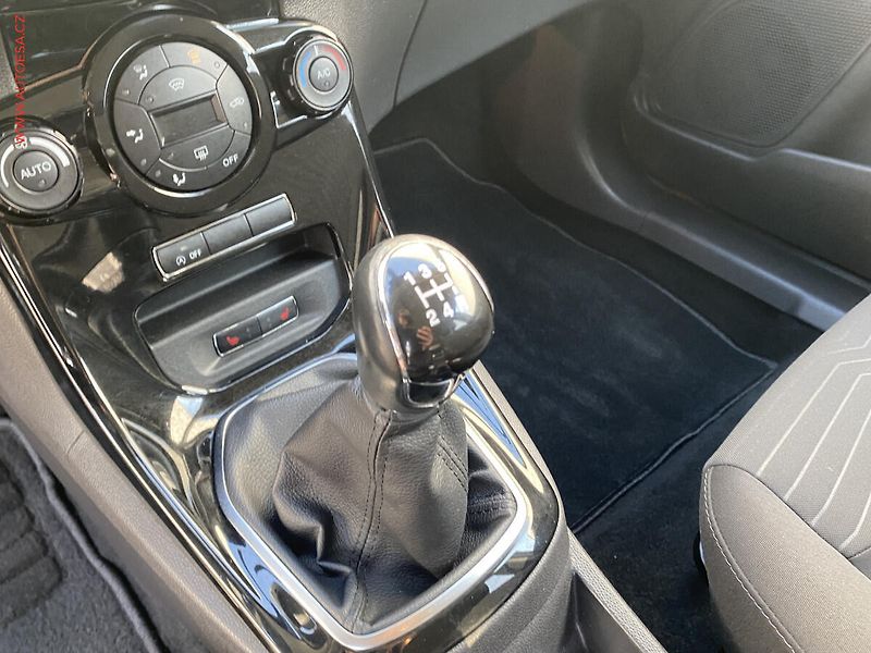 Ford Fiesta (2015) 1.0 EB, Titanium, výhřev sed - fotka 17 z 17