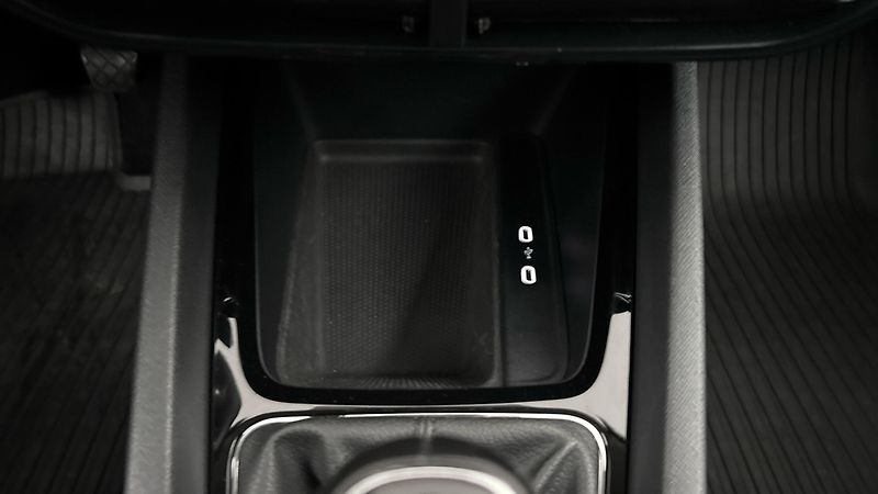 Škoda Octavia 2.0 TDI Ambition Combi - fotka 22 z 27