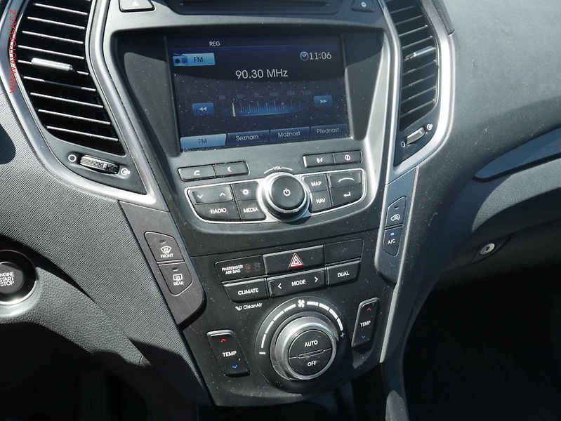 Hyundai Santa Fe (2013) 2.2 CRDi 4x4, ČR, AT, navi - fotka 11 z 15
