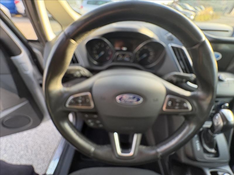 Ford C-MAX 1,5 TDCi 88kW Xenon,Výhřev,Nav - fotka 6 z 36