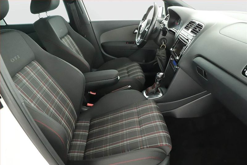 Volkswagen Polo (2011) 1.4 GTI, Automat, Tempomat - fotka 7 z 15