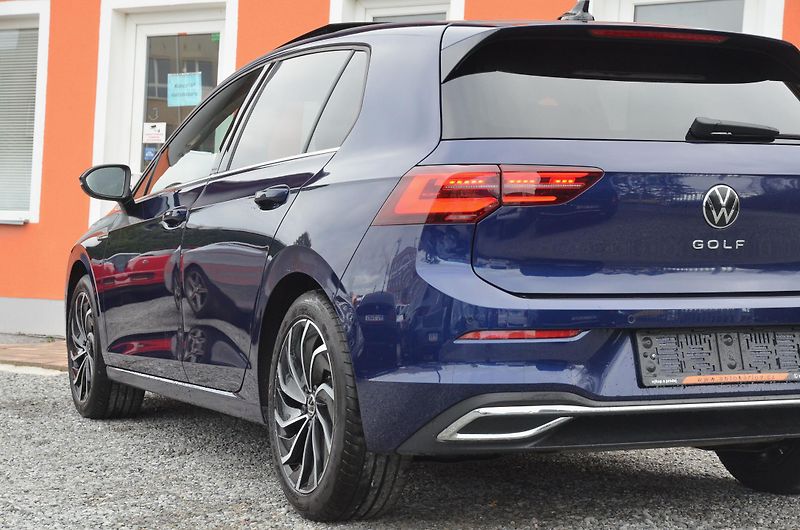 Volkswagen Golf (2022) 2.0 TSi 140kW DSG Style iQ-LED - fotka 11 z 50