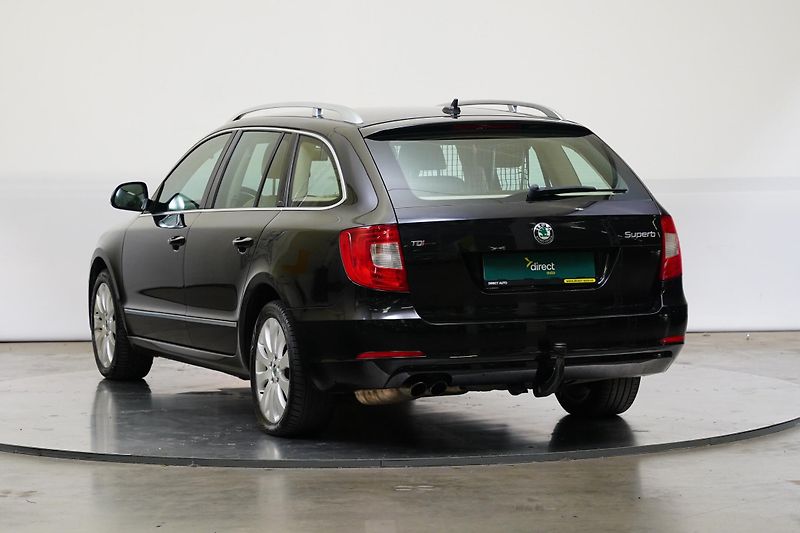 Škoda Superb - fotka 7 z 28