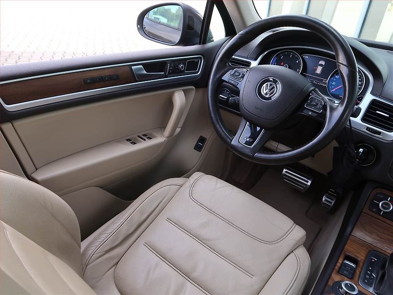 Volkswagen Touareg (2012) R-Line 3.0 TDI, 4X4, Automat - fotka 7 z 22