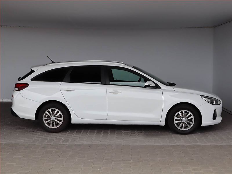Hyundai i30 (2017) 1.0 T-GDI, Serv.kniha - fotka 6 z 17