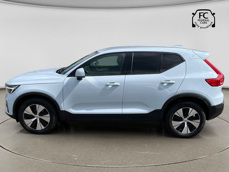 Volvo XC40 FWD T2 Core - fotka 2 z 44