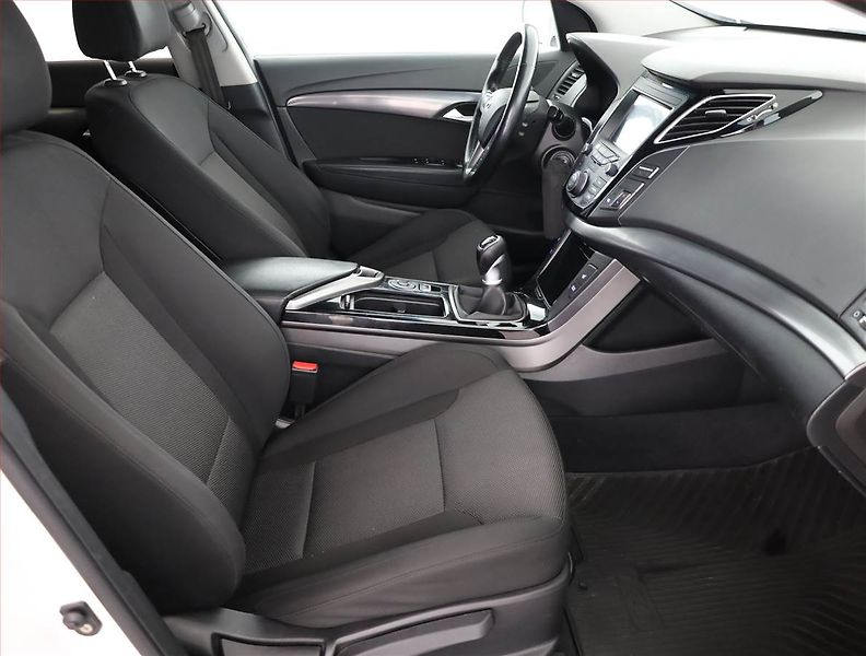 Hyundai i40 (2017) 1.7 CRDi, Serv.kniha, Navi - fotka 7 z 14