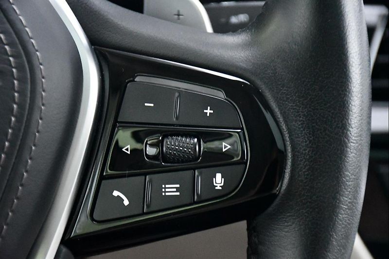 BMW Řada 5 540i xD LUXURY HUD LASER TAŽNÉ - fotka 24 z 46