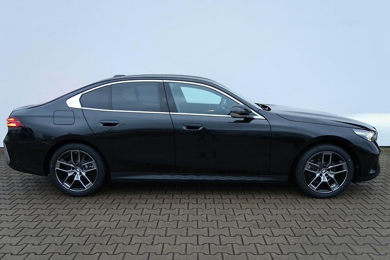 BMW Řada 5 520i - fotka 5 z 6