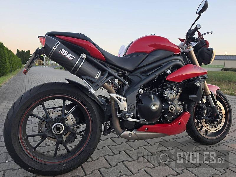 Triumph Speed Triple (2015) - fotka 3 z 19