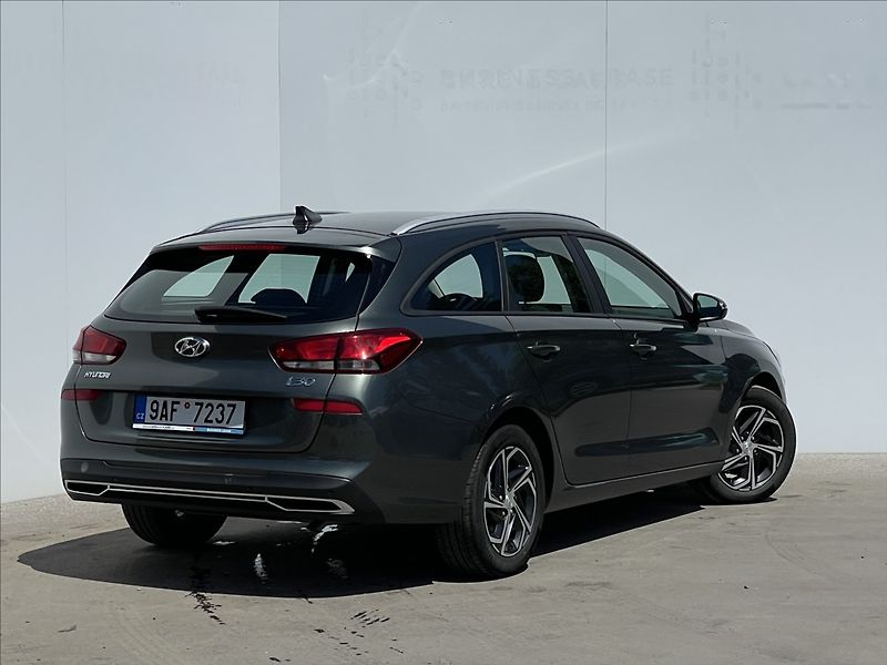 Hyundai i30 1,0 T-GDI DCT Family Comfort - fotka 3 z 22