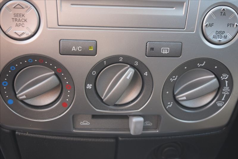 Mazda 2 1,2 I 55KW NÍZKÉ KM BEZ KOROZE - fotka 37 z 41