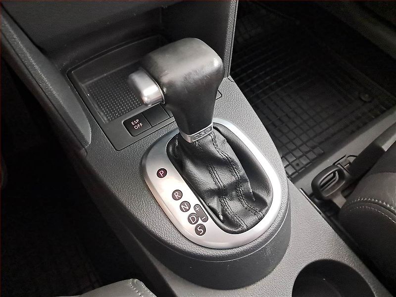 Volkswagen Touran (2007) Cross 2.0 TDI, Automat, 7 míst - fotka 16 z 17