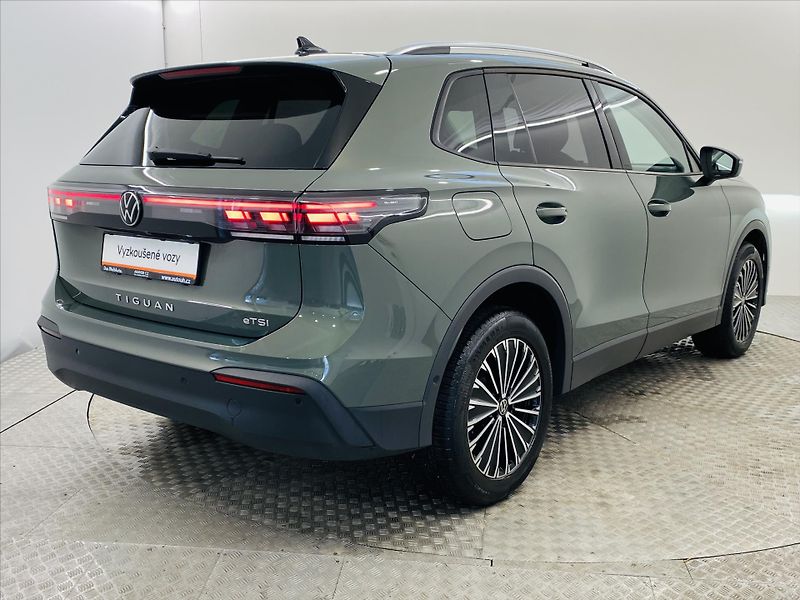 Volkswagen Tiguan 1,5 eTSI DSG 110 kW Life - fotka 2 z 25