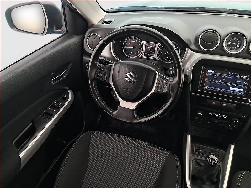 Suzuki Vitara (2015) 1.6 VVT, 4X4, Navi, Tempomat - fotka 7 z 18