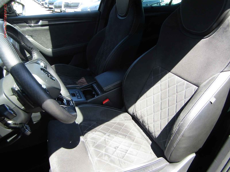 Škoda Superb (2022) 2.0 TDi 4x4, ČR, SportLine - fotka 9 z 27