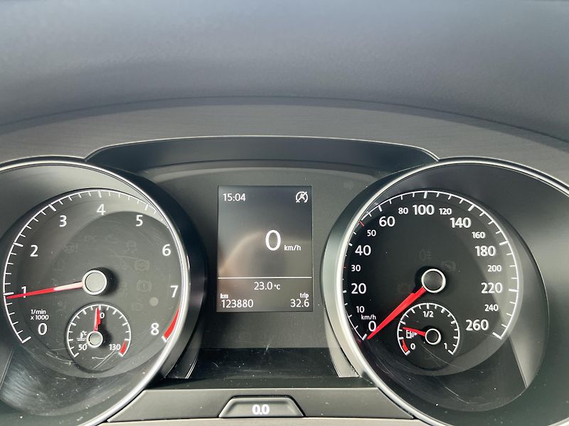 Volkswagen Golf Sportsvan 1.5TSi 96kw KLIMA TAŽNÉ  - fotka 17 z 46