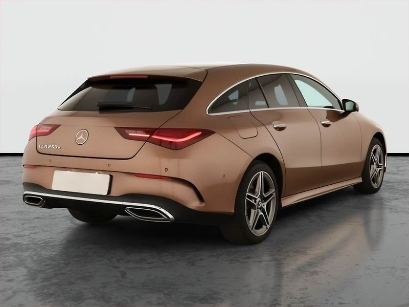 Mercedes-Benz CLA (2023) AMG Paket 250 e - fotka 5 z 20