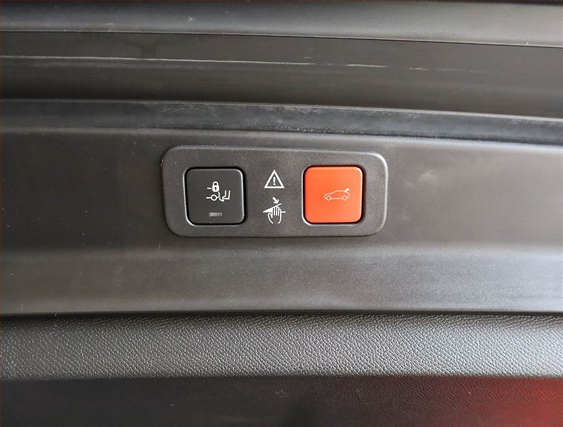 Peugeot 5008 (2019) PureTech 130, 7 míst - fotka 22 z 25