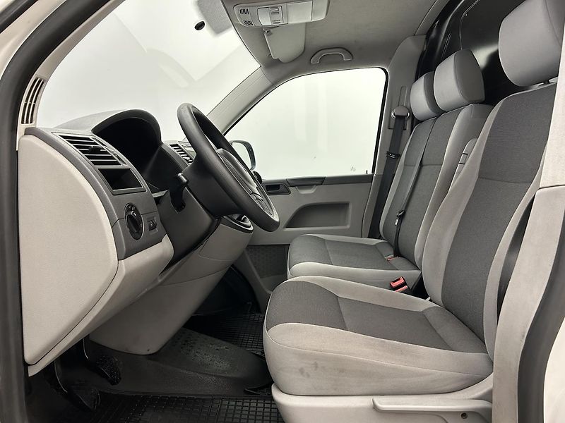 Volkswagen Transporter 2.0 TDI Long T6 - fotka 13 z 21
