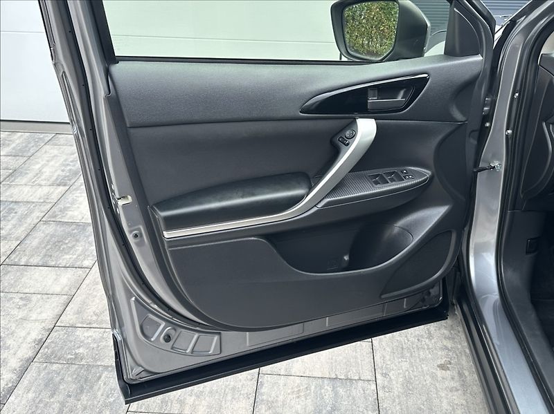Mitsubishi Eclipse Cross 1,5 Turbo 163PS  Spirit - fotka 13 z 52