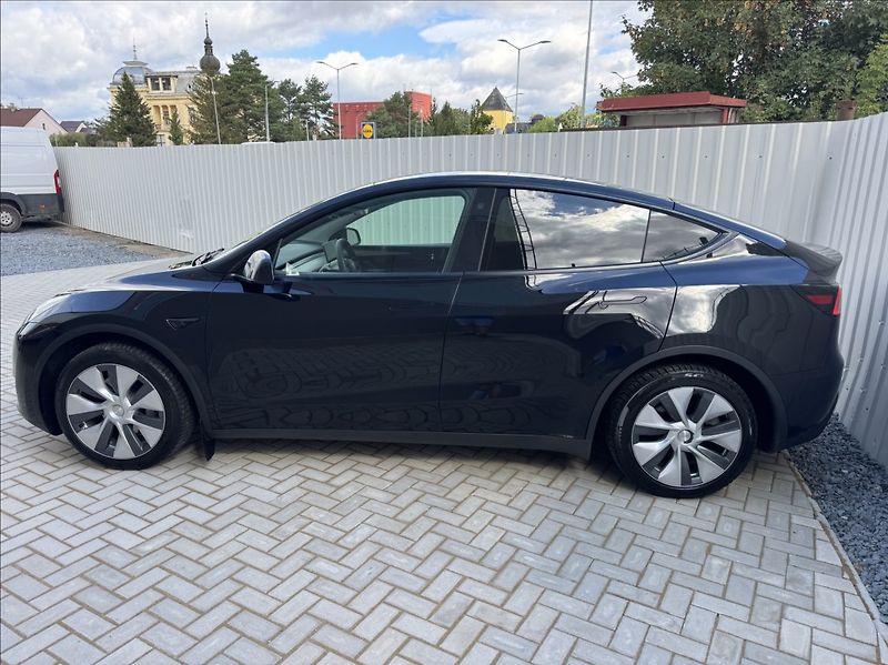 Tesla Model Y 0,0 Long Range 378kW 1.maj DPH - fotka 4 z 50