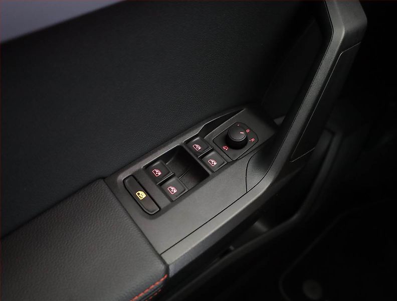 Seat Arona (2022) FR 1.5 TSI - fotka 19 z 21