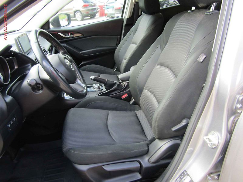 Mazda 3 (2015) 2.0 Skyactiv, 1.maj, navi - fotka 9 z 19