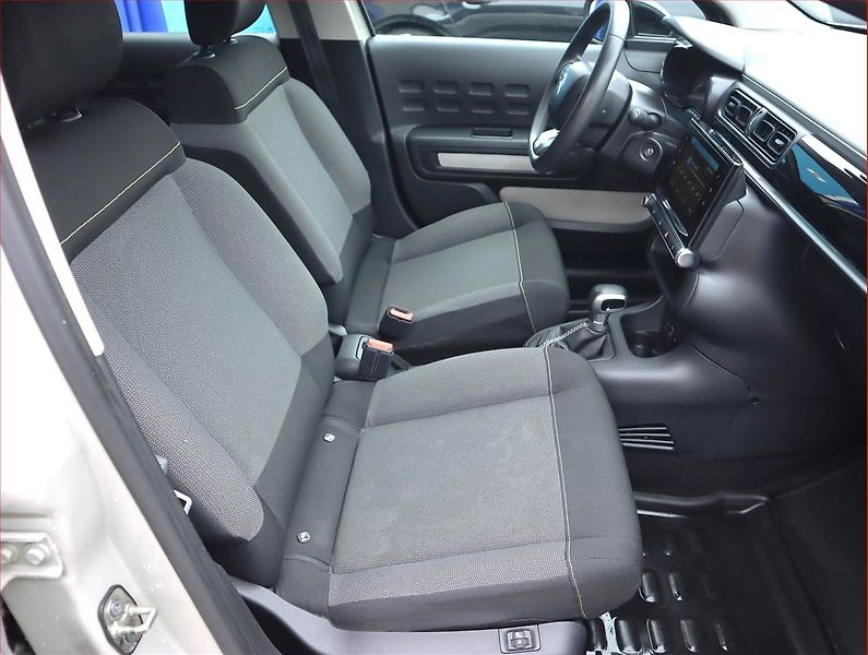 Citroën C3 (2017) 1.2 PureTech, Automat - fotka 9 z 23