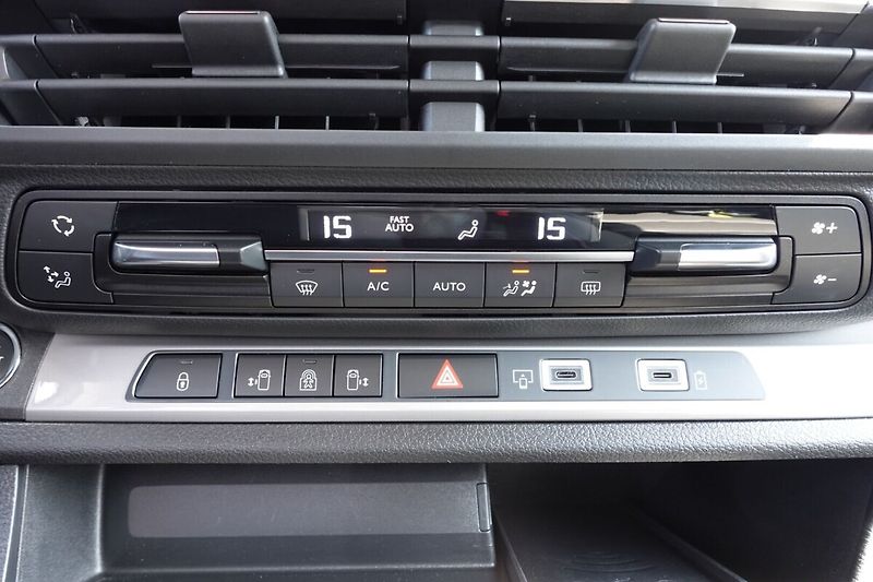 Toyota ProAce Verso 2.0 Diesel 177 - 8 AT VIP 7S S - fotka 24 z 38